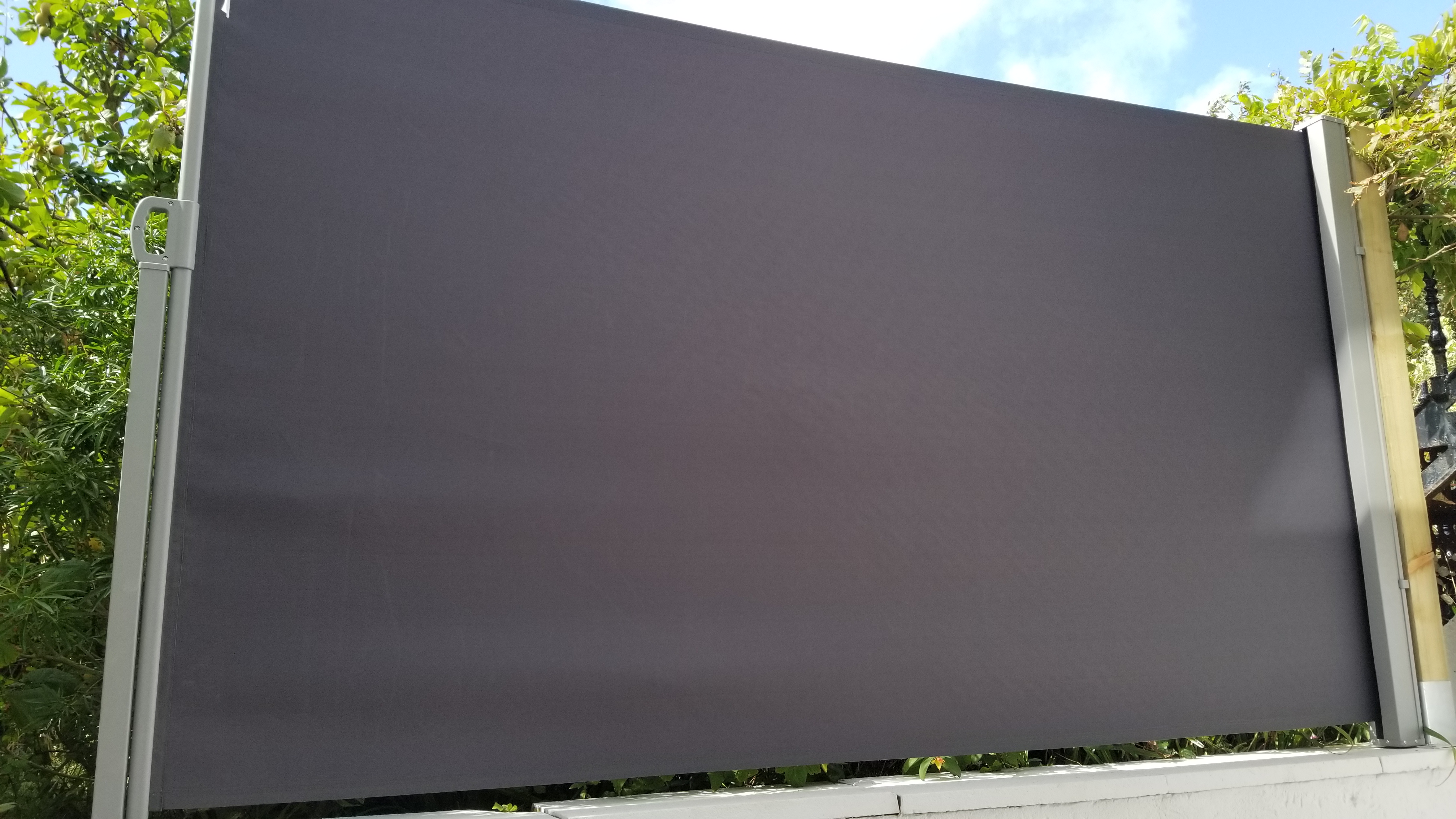 outdoor screens repair color fading